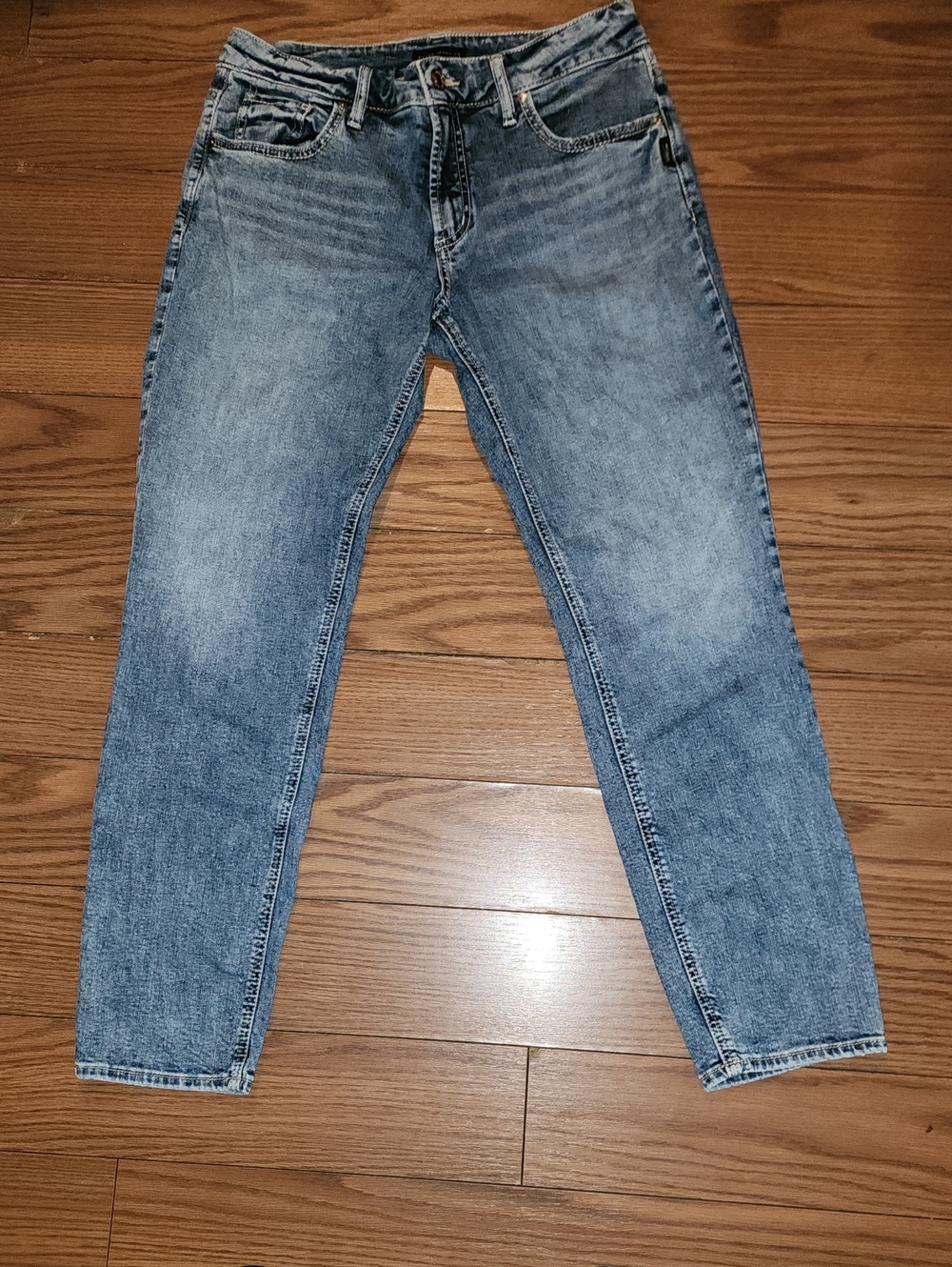 Silver Jeans Women s Slim Straight Light Blue Wash Denim